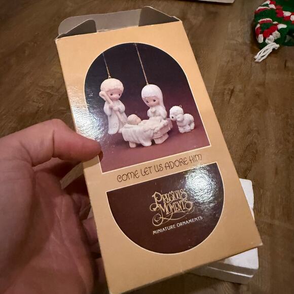 Precious Moments COME LET US ADORE HIM NATIVITY Ornaments 1980 Set E-5633 w/box - Picture 7 of 7